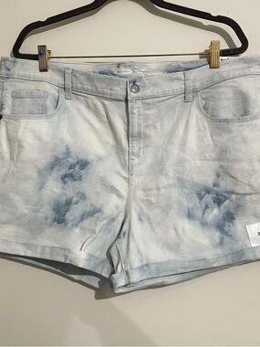 Old Navy Women's Light Blue Tie-Dye Denim Shorts Size 18